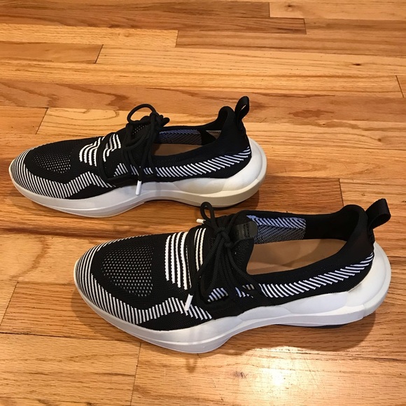 Sorel Explorer Defy Low Sneaker ( Size 10.5) Color Black/White - Picture 7 of 10